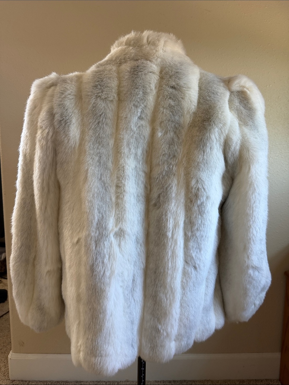 Vintage  Jordache Cream Faux Fur Coat for Women - Picture 5 of 10